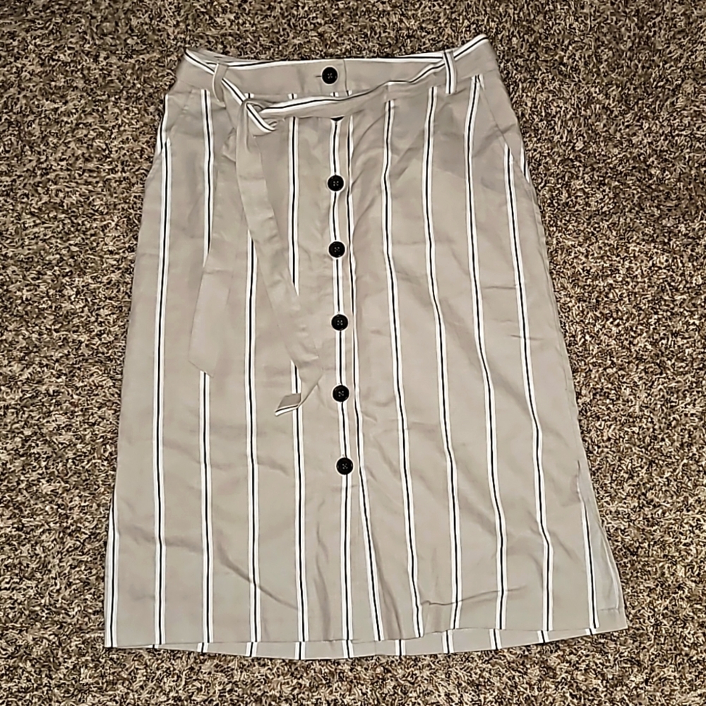 Banana Republic midlength Skirt